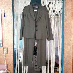 Evan picone Olive Green Women's Suit Set